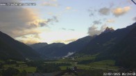 Archiv Foto Webcam Pettneu, Gasthof Traube 05:00