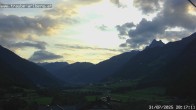 Archiv Foto Webcam Pettneu, Gasthof Traube 19:00