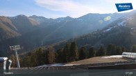 Archived image Webcam Bergkastelseilbahn mountain station 06:00