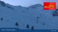 Archived image Webcam Wimbachexpress Gondola Hochzillertal 02:00