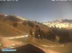 Archived image Webcam Mountain Diedamskopf - View Wedelstube 11:00