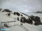 Archived image Webcam Mountain Diedamskopf - View Wedelstube 15:00