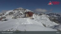 Archived image Webcam Diavolezza - Mountain House Diavolezza 08:00