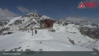 Archived image Webcam Diavolezza - Mountain House Diavolezza 10:00