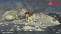 Archived image Webcam Diavolezza - Mountain House Diavolezza 07:00