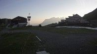 Archiv Foto Webcam Engelberg Titlis: Berghaus Jochpass 05:00