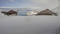 Archiv Foto Webcam Engelberg Titlis: Berghaus Jochpass 11:00