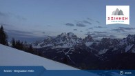 Archived image Webcam Sexten Dolomites: Helm Mountain 04:00