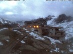 Archived image Webcam Schnalstal: Hut "Schöne Aussicht" 05:00