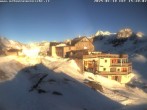 Archived image Webcam Schnalstal: Hut "Schöne Aussicht" 15:00