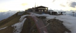 Archiv Foto Webcam Pinzolo: Doss del Sabion Bergstation 19:00