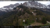 Archived image Webcam Top station of the Pian Pecei-Pra Martin chair lift 17:00