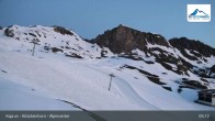 Archived image Webcam Kitzsteinhorn Alpine Centre 04:00