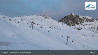 Archiv Foto Webcam Kitzsteinhorn Alpincenter 07:00