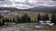 Archived image Webcam Almenwelt Lofer: hiking trail and cross country skiing trail 13:00