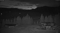 Archived image Webcam Almenwelt Lofer: hiking trail and cross country skiing trail 17:00