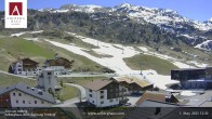 Archiv Foto Webcam Zürs: Hotel Arlberghaus 11:00