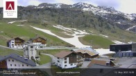 Archiv Foto Webcam Zürs: Hotel Arlberghaus 13:00
