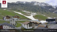 Archiv Foto Webcam Zürs: Hotel Arlberghaus 11:00