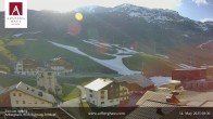 Archiv Foto Webcam Zürs: Hotel Arlberghaus 07:00