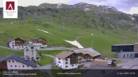 Archiv Foto Webcam Zürs: Hotel Arlberghaus 13:00