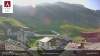 Archiv Foto Webcam Zürs: Hotel Arlberghaus 07:00