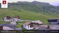 Archiv Foto Webcam Zürs: Hotel Arlberghaus 15:00