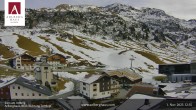 Archiv Foto Webcam Zürs: Hotel Arlberghaus 11:00