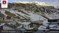 Archiv Foto Webcam Zürs: Hotel Arlberghaus 15:00