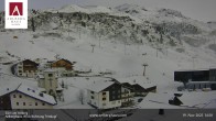 Archiv Foto Webcam Zürs: Hotel Arlberghaus 13:00