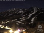 Archived image Webcam View of the kids hotel Oberjoch at the slopes in front 01:00