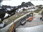 Archived image Webcam Arrival of the Breitenbergbahn cabins 11:00