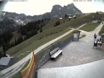 Archived image Webcam Arrival of the Breitenbergbahn cabins 13:00
