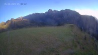 Archiv Foto Webcam Ladurns: Blick von der Bergstation Wastenegg 05:00