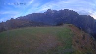 Archiv Foto Webcam Ladurns: Blick von der Bergstation Wastenegg 04:00