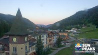 Archived image Webcam Sun Peaks Grand Hotel / Village Base 04:00