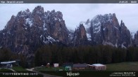 Archiv Foto Webcam Val di Fassa - Dirupi di Larséc 05:00
