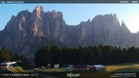 Archiv Foto Webcam Val di Fassa - Dirupi di Larséc 05:00