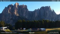 Archiv Foto Webcam Val di Fassa - Dirupi di Larséc 05:00