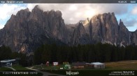 Archiv Foto Webcam Val di Fassa - Dirupi di Larséc 17:00