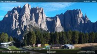 Archiv Foto Webcam Val di Fassa - Dirupi di Larséc 02:00