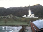Archiv Foto Webcam Kreuth: Kirche und Freibad 05:00