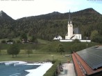 Archiv Foto Webcam Kreuth: Kirche und Freibad 09:00
