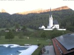 Archiv Foto Webcam Kreuth: Kirche und Freibad 05:00