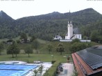 Archiv Foto Webcam Kreuth: Kirche und Freibad 05:00