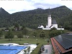 Archiv Foto Webcam Kreuth: Kirche und Freibad 17:00