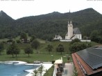 Archiv Foto Webcam Kreuth: Kirche und Freibad 09:00