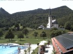 Archiv Foto Webcam Kreuth: Kirche und Freibad 13:00