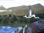 Archiv Foto Webcam Kreuth: Kirche und Freibad 05:00