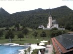 Archiv Foto Webcam Kreuth: Kirche und Freibad 13:00